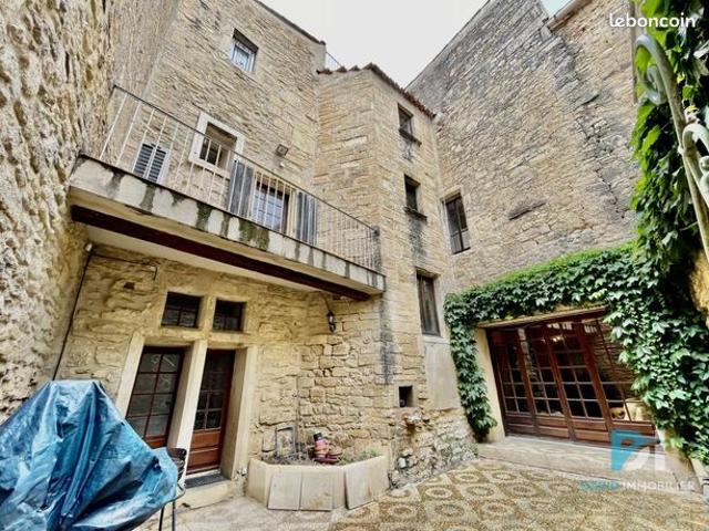 Propriété 8 pièces 263 m²