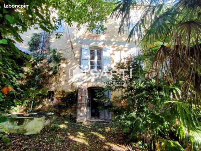 Propriété 8 pièces 263 m²