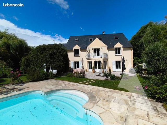 Propriété 8 pièces 274 m²