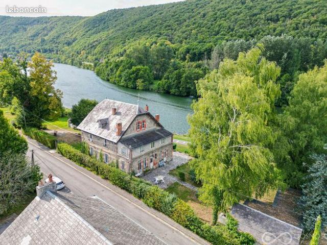 Propriété 8 pièces 274 m²