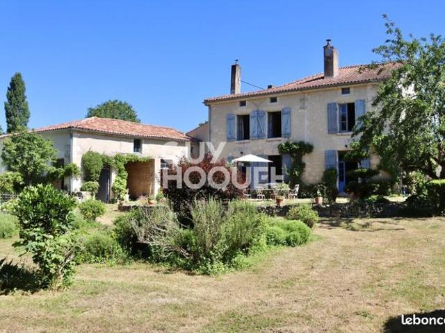 Propriété 8 pièces 274 m²