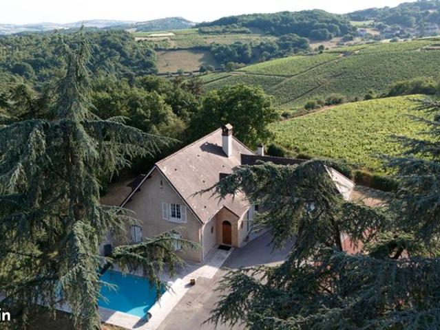 Propriété 8 pièces 274 m²