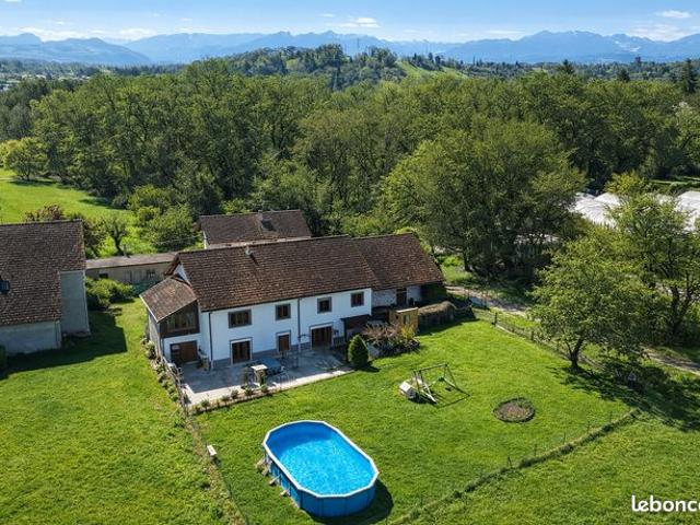 Propriété 8 pièces 275 m²