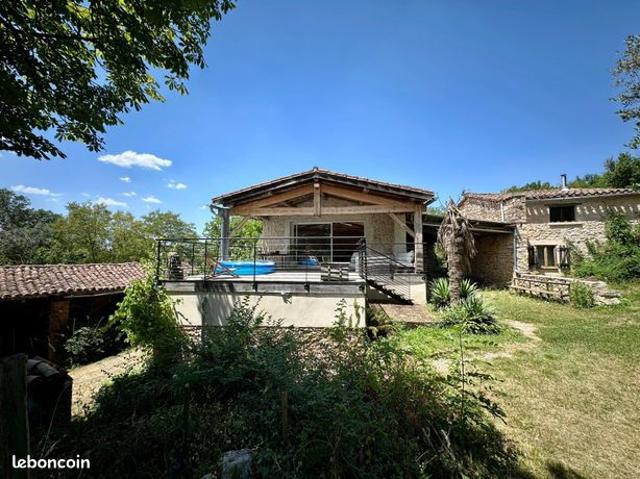 Propriété 8 pièces 275 m²