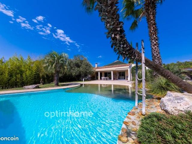 Propriété 8 pièces 276 m²