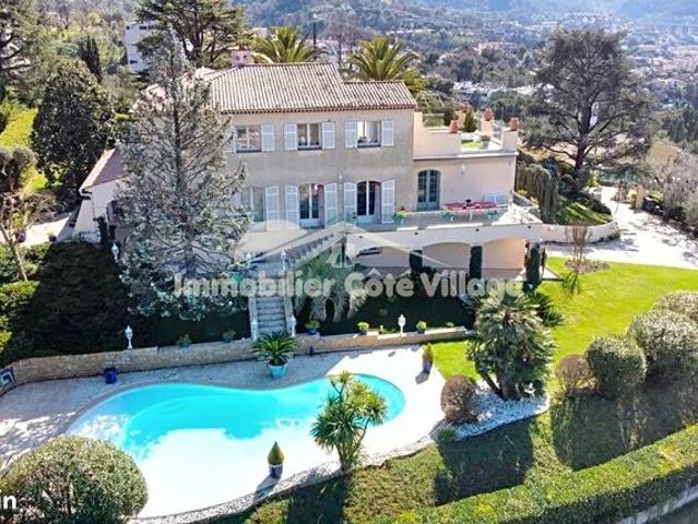 Propriété 8 pièces 276 m²