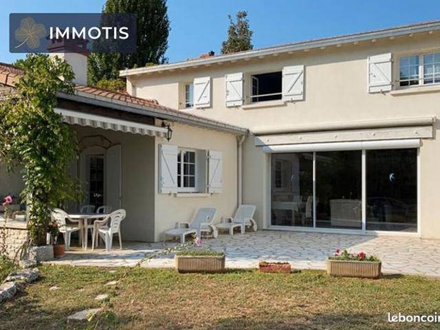 Propriété 8 pièces 276 m²