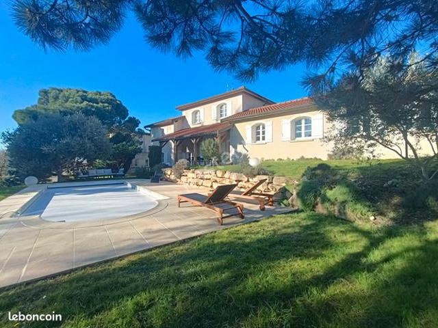 Propriété 8 pièces 278 m²