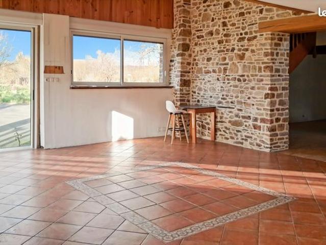 Propriété 8 pièces 278 m²