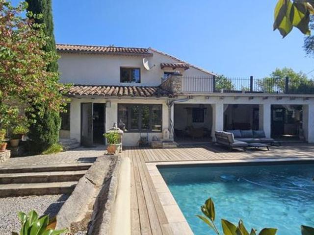 Propriété 8 pièces 278 m²