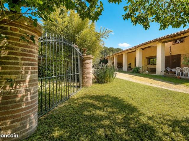 Propriété 8 pièces 278 m²