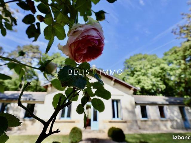 Propriété 8 pièces 279 m²