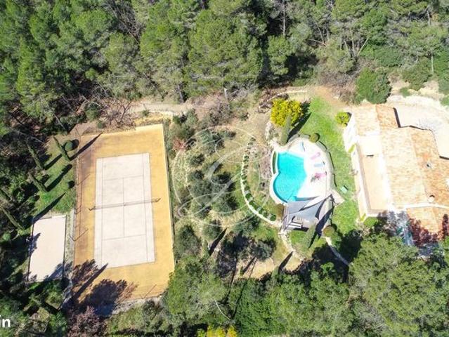 Propriété 8 pièces 270 m²