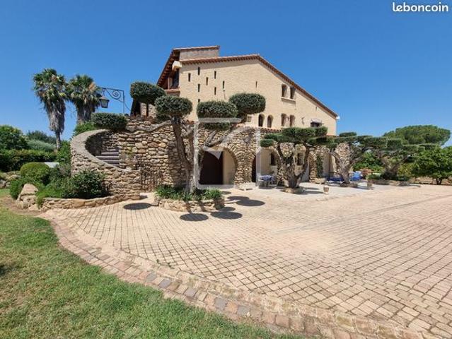 Propriété 8 pièces 270 m²