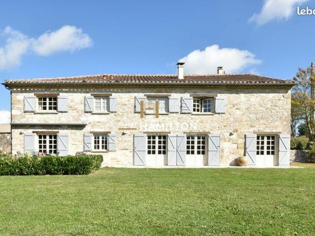 Propriété 8 pièces 270 m²