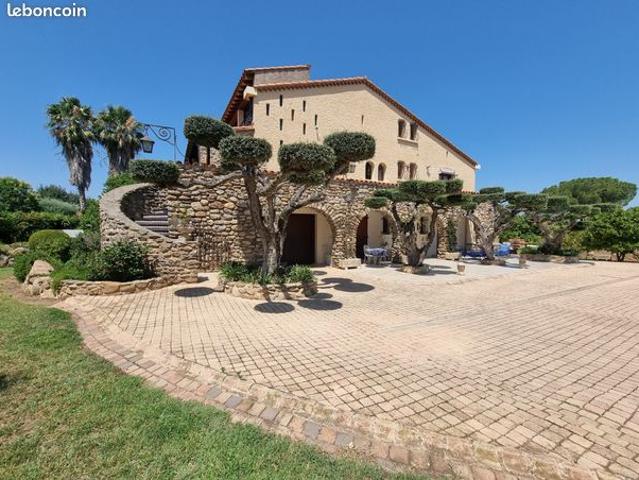 Propriété 8 pièces 270 m²