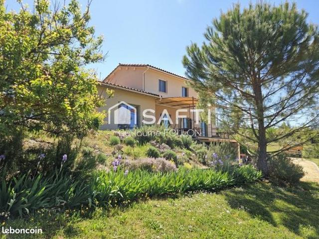 Propriété 8 pièces 270 m²