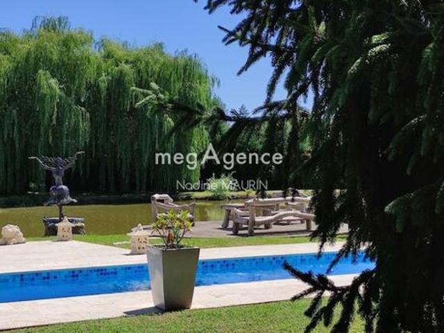 Propriété 8 pièces 271 m²