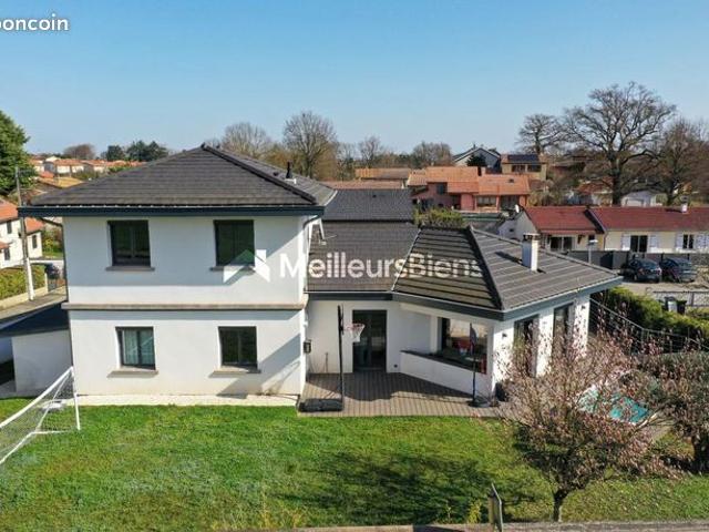Propriété 8 pièces 272 m²