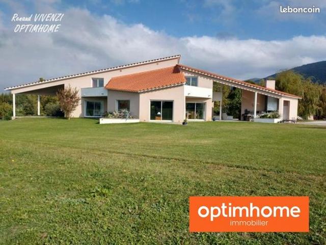 Propriété 8 pièces 272 m²