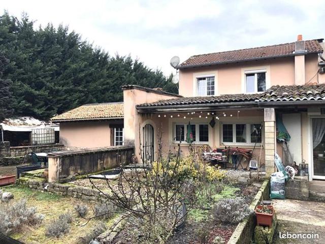 Propriété 8 pièces 273 m²
