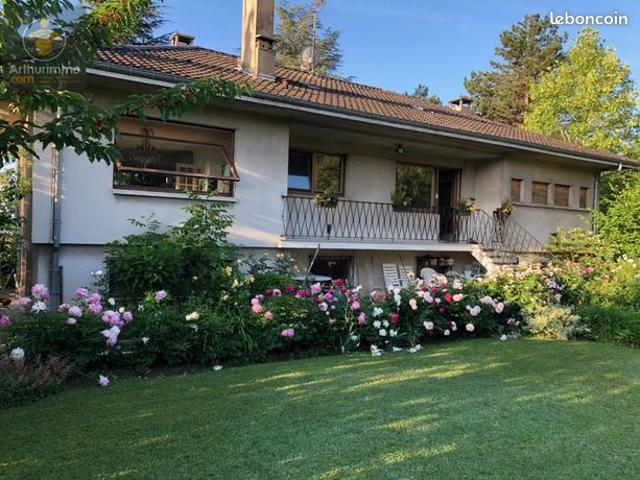 Propriété 8 pièces 285 m²