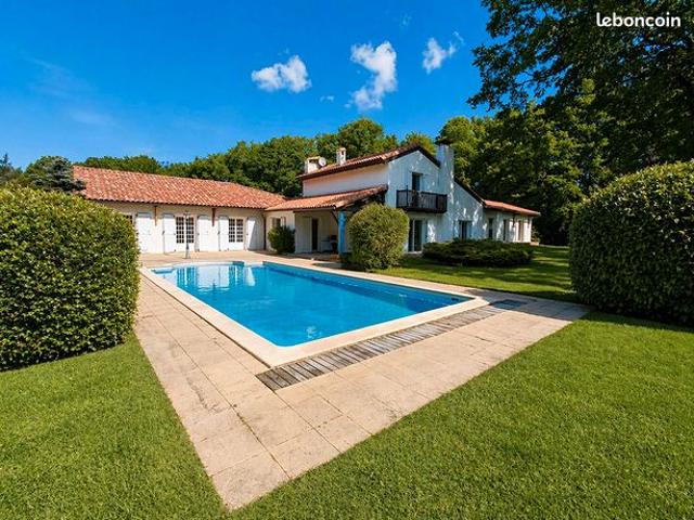 Propriété 8 pièces 288 m²