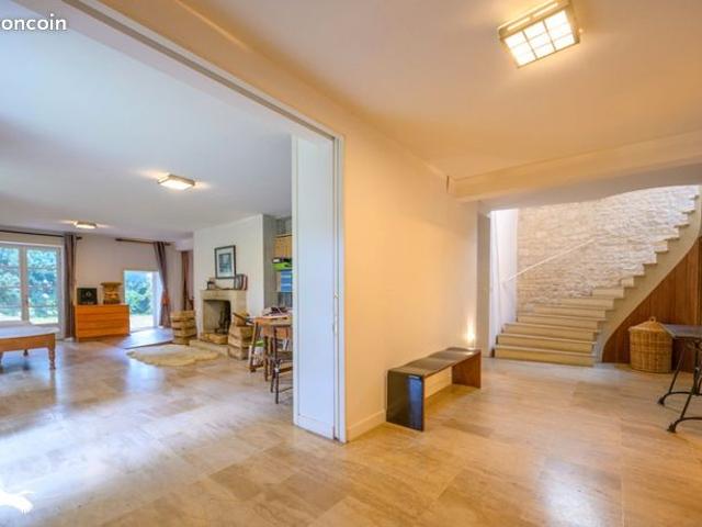 Propriété 8 pièces 289 m²