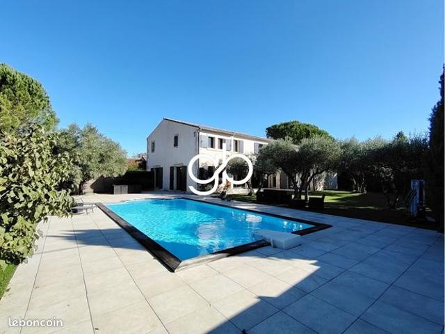 Propriété 8 pièces 280 m²