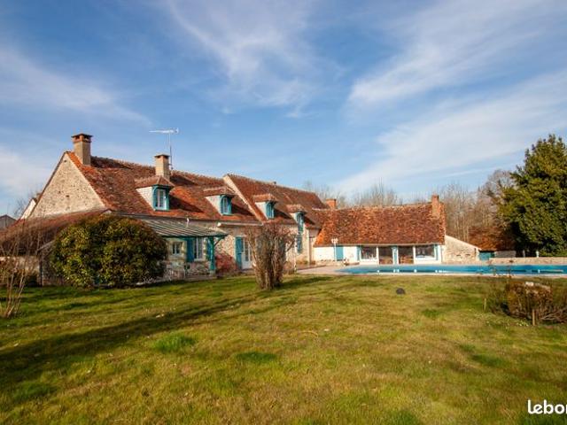 Propriété 8 pièces 280 m²