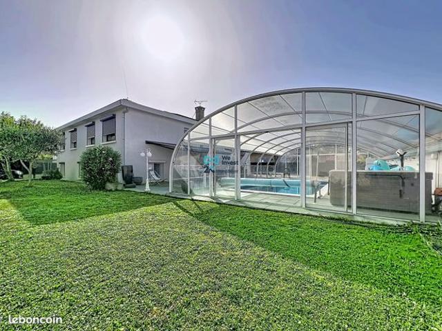 Propriété 8 pièces 280 m²