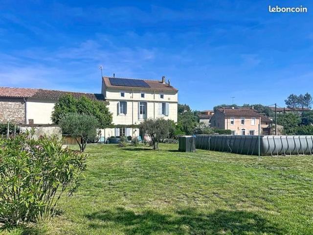 Propriété 8 pièces 280 m²