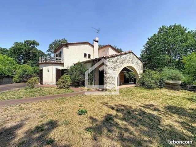 Propriété 8 pièces 280 m²