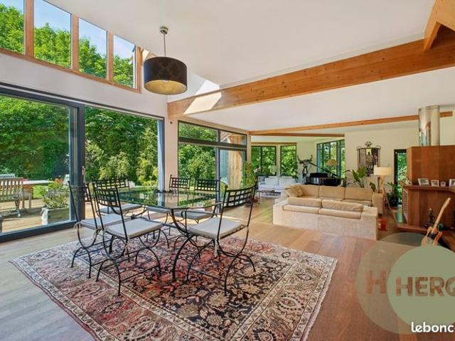 Propriété 8 pièces 280 m²