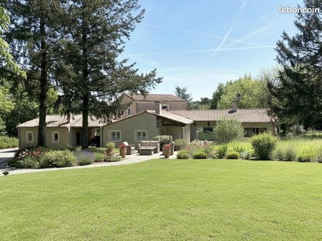 Propriété 8 pièces 280 m²