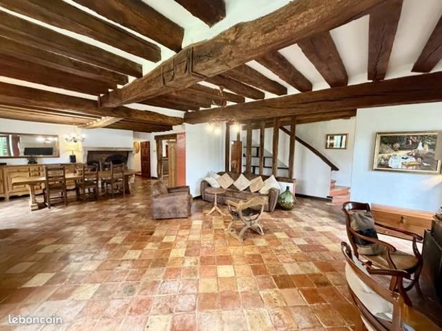 Propriété 8 pièces 280 m²