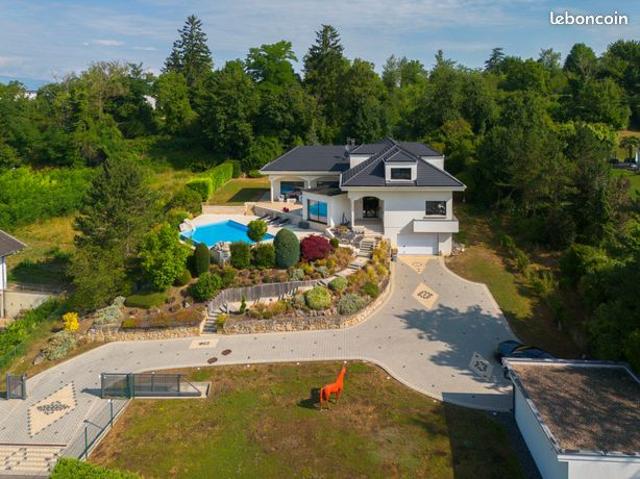 Propriété 8 pièces 280 m²