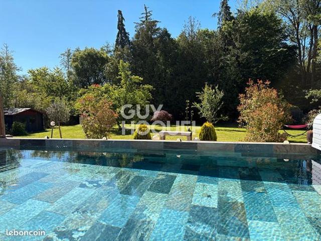 Propriété 8 pièces 281 m²