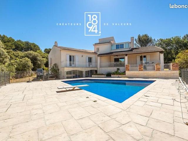 Propriété 8 pièces 282 m²