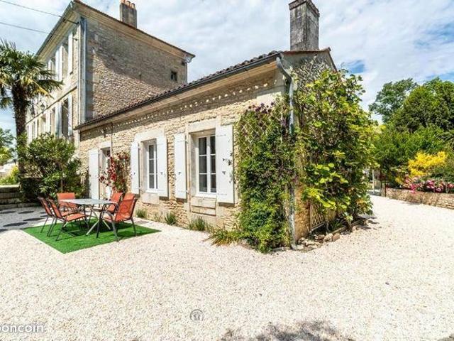 Propriété 8 pièces 283 m²