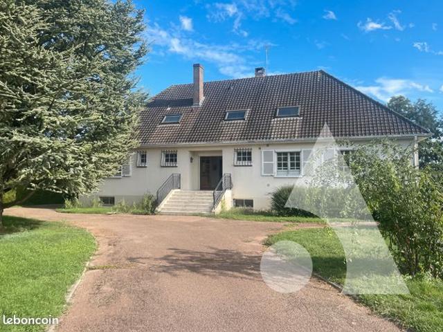 Propriété 8 pièces 295 m²