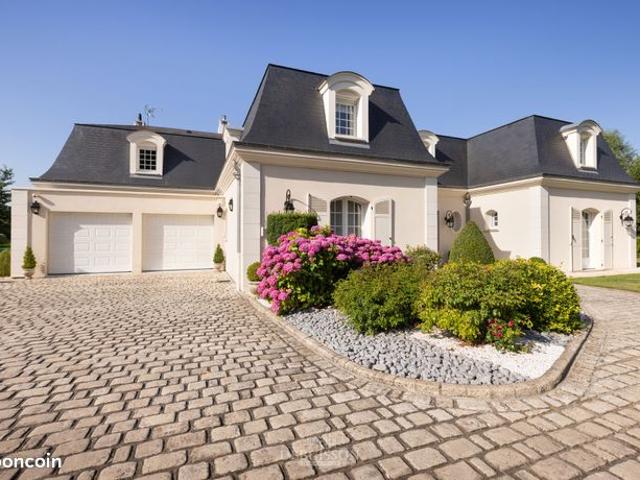 Propriété 8 pièces 296 m²