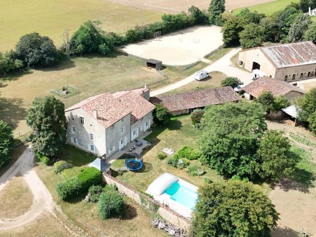 Propriété 8 pièces 297 m²