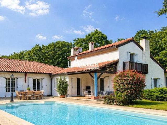 Propriété 8 pièces 290 m²