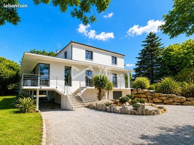 Propriété 8 pièces 290 m²