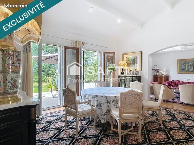 Propriété 8 pièces 291 m²