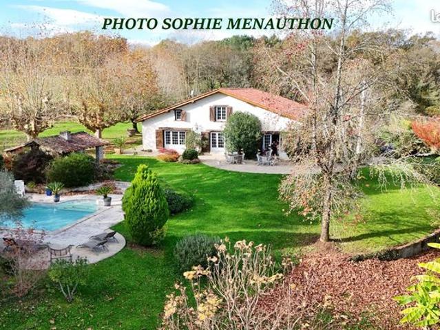 Propriété 8 pièces 292 m²