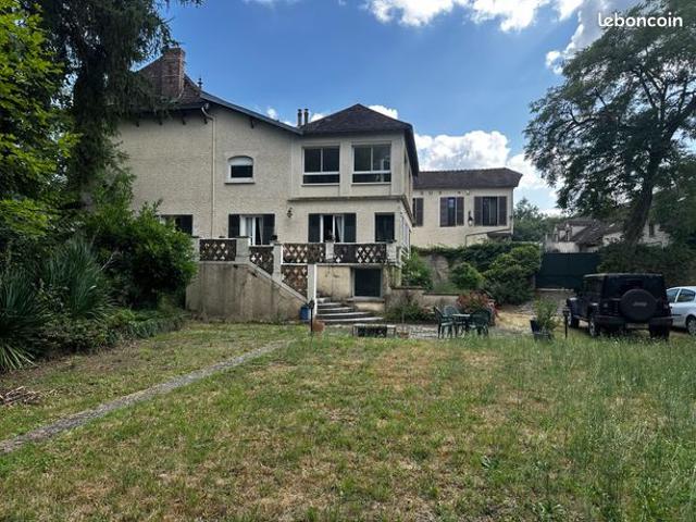 Propriété 8 pièces 293 m²