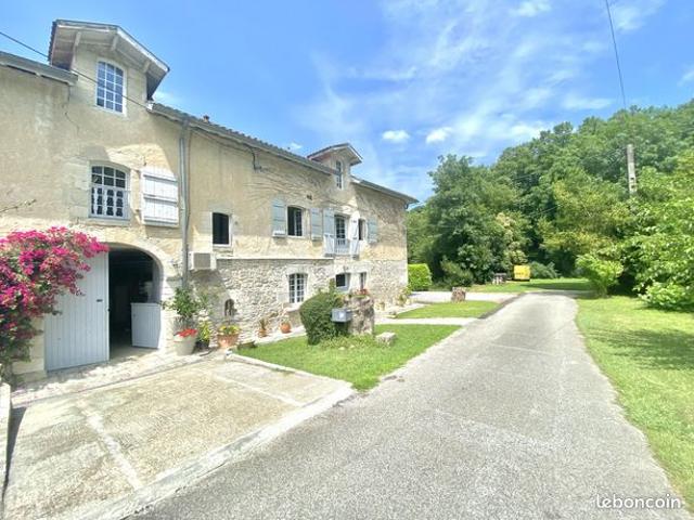 Propriété 8 pièces 293 m²