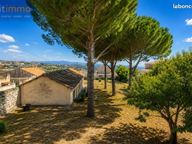 Propriété 8 pièces 304 m²